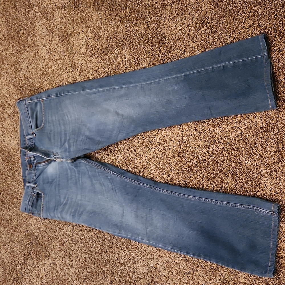 Women's Levi's jeans